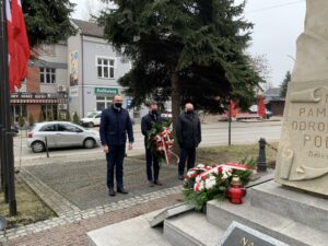 Na zdjęciu Zarząd Kopalni Soli "Wieliczka" Zakład Mechaniczny. Od lewej: Członek Zarządu Jan Ziobro i Prezes Zarządu Damian Konieczny. Pierwszy od prawej Wojciech Jakubiak, Zastępca Dyrektora ds. Górniczych Kopalni Soli "Wieliczka" Trasa Turystyczna