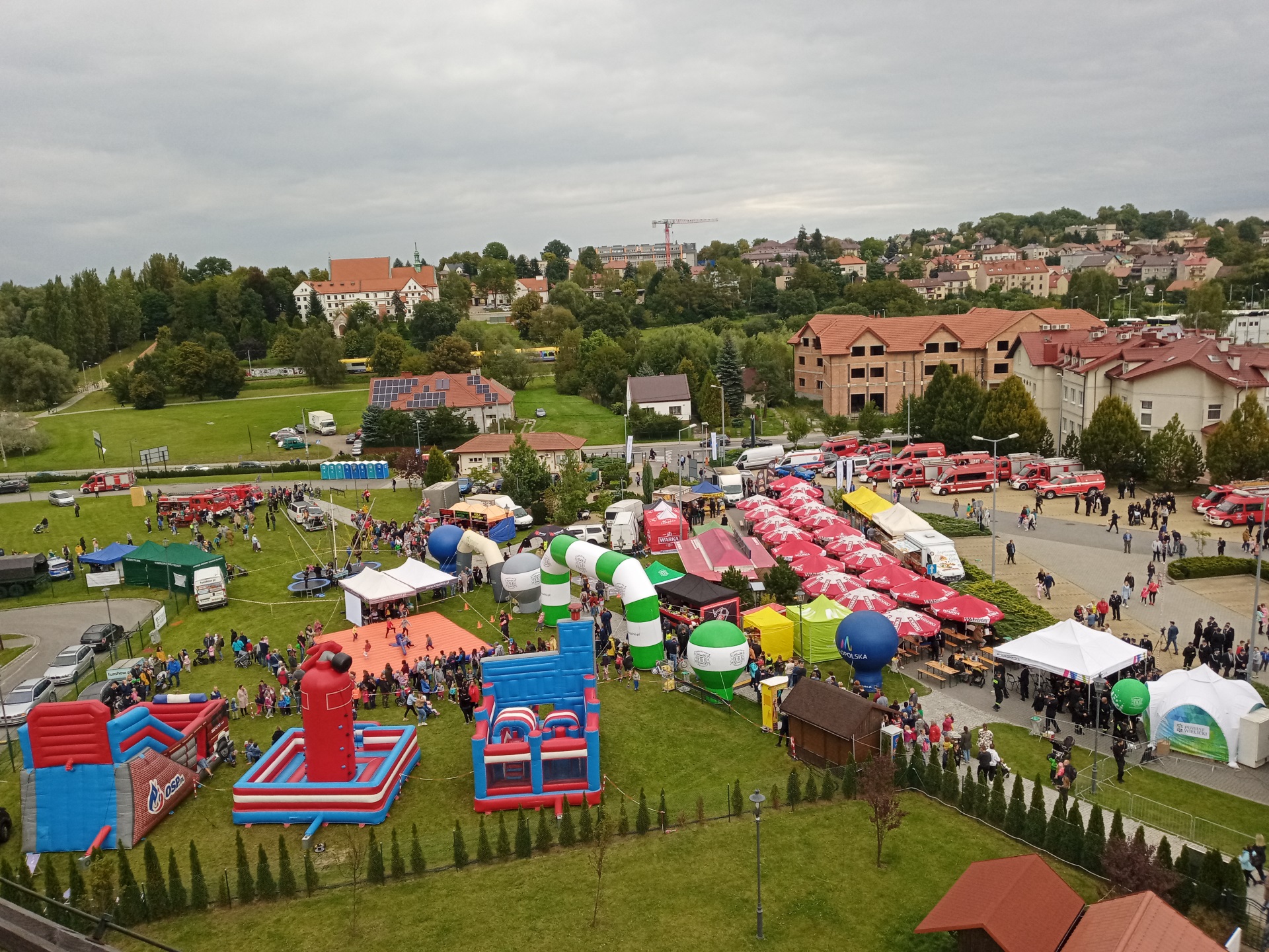 Piknik. Widok z wysokości wieży tężni