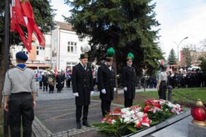 Przedstawiciele Kopalni Soli "Wieliczka" S.A. oddają hołd Wieliczanom poległym w walce o Niepodległą