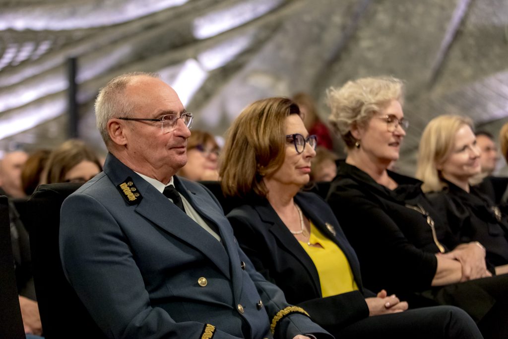 Prezes Leśny, Marszałek Kidawa-Błońska, Wicewojewoda Achinger