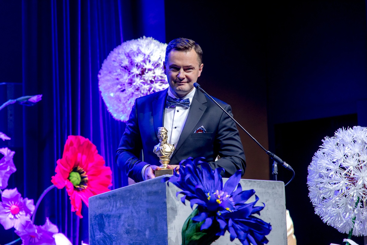 Statuetka "Partnera 2025 Roku"