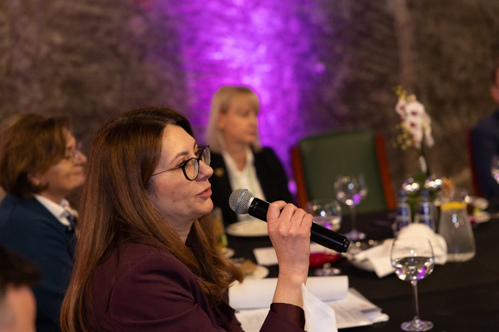 Prezes Barbara Zięba-Godula odpowiada na pytania dziennikarzy