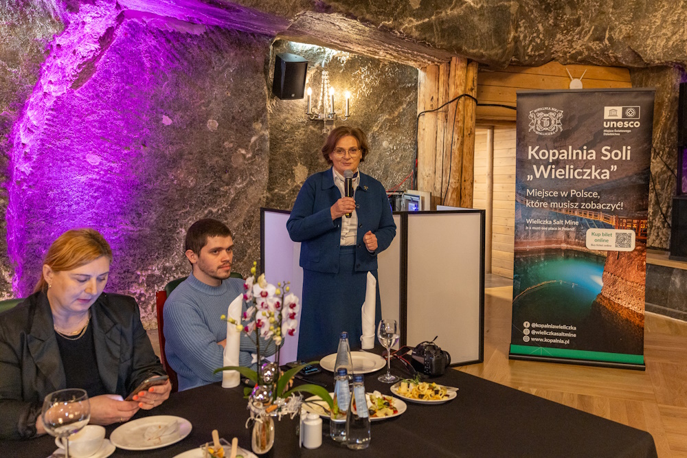 Rzecznik prasowy Agnieszka Wolańska prowadząca spotkanie