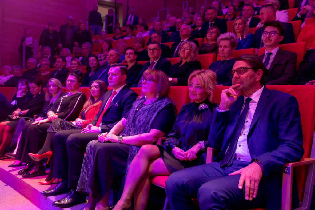 Szerokie ujęcie na widownię