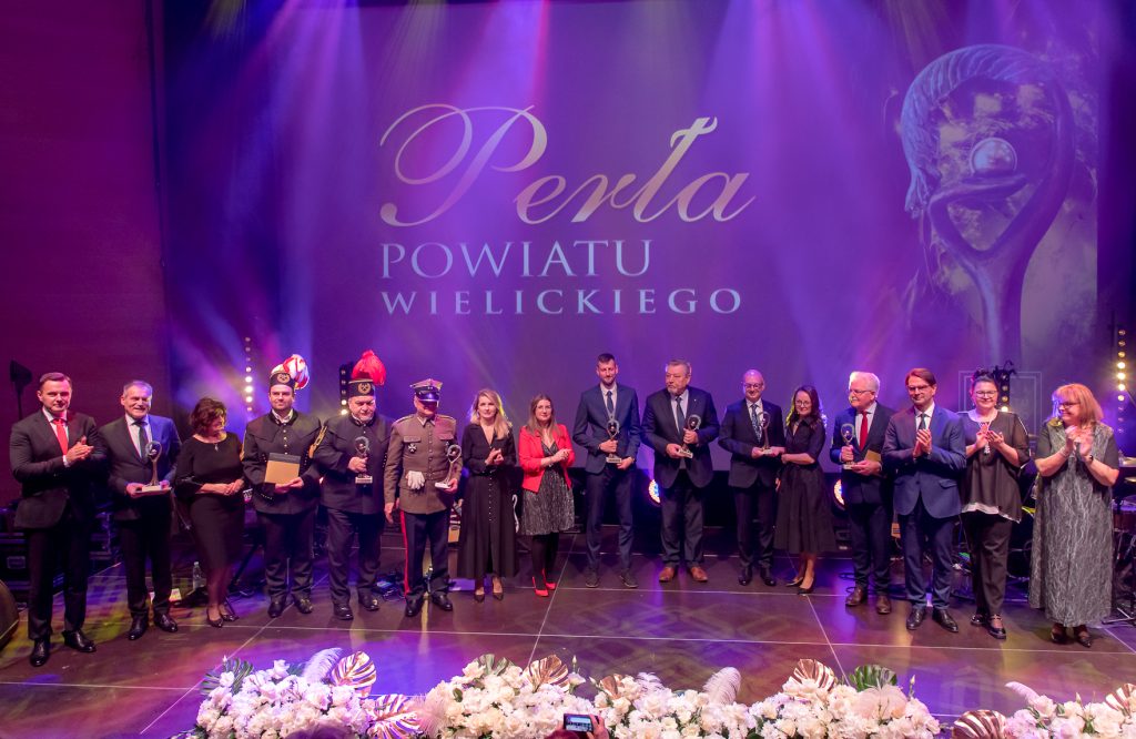 Pamiątkowe zdjęcie na scenie