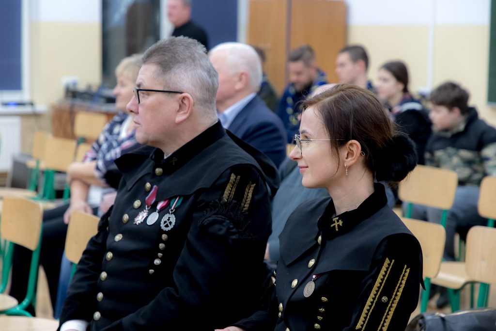 Górnicy na przygotowanym przez harcerzy przedstawieniu